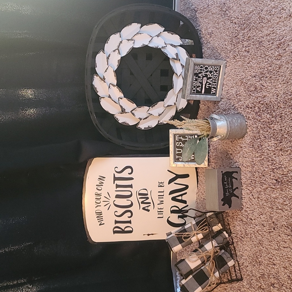 Farmhouse kitchen decor